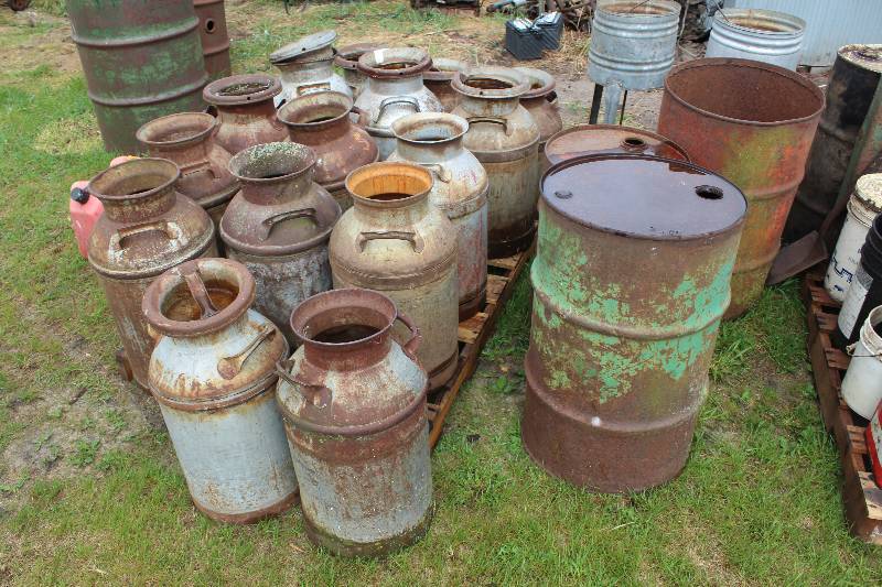 lot 115 image: Lot of Barrels, Cans