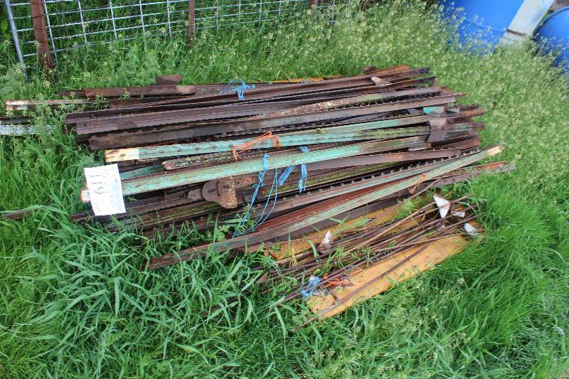 lot 119 image: Pallet Lot of Metal Fencing, Side of Building and Barrels