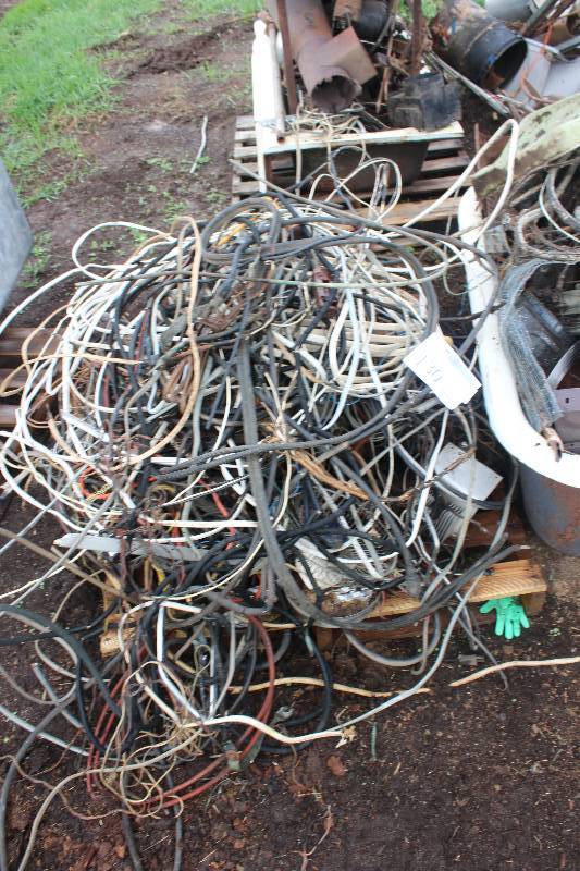lot 130 image: Pile Lot of Wire