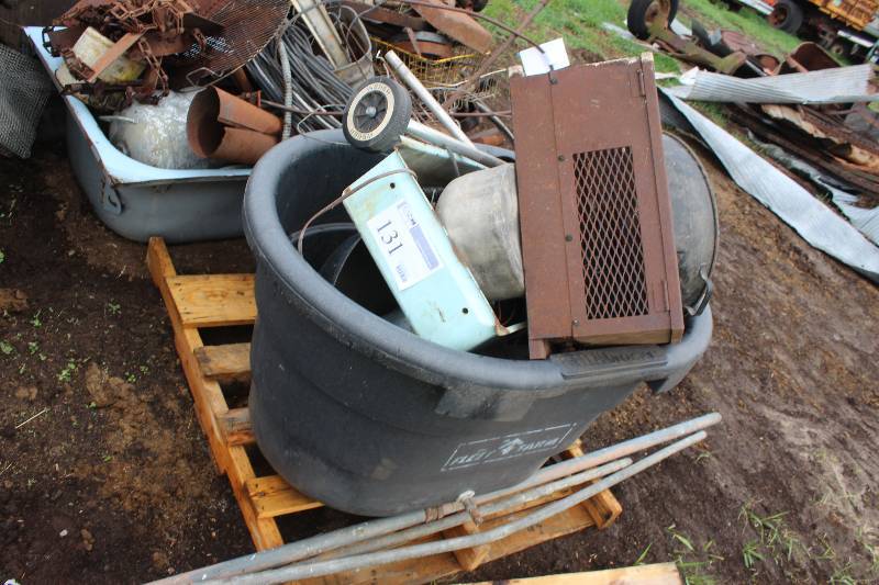 lot 131 image: Pallet Lot Including Scrap Metal Grill