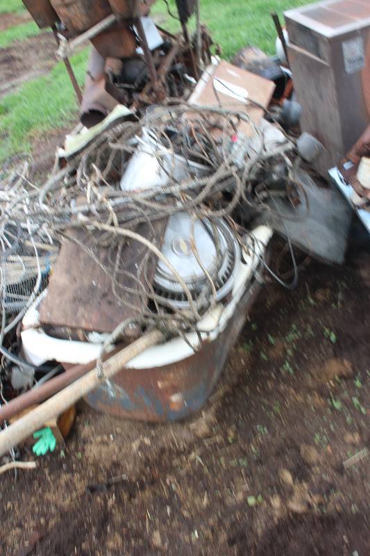 lot 132 image: Pile Lot of Wire, Scrap Metal