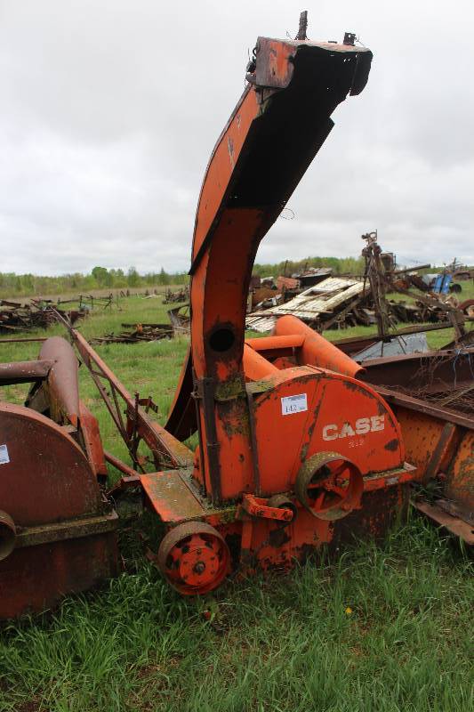 lot 142 image: Case 212 Forage Harvester