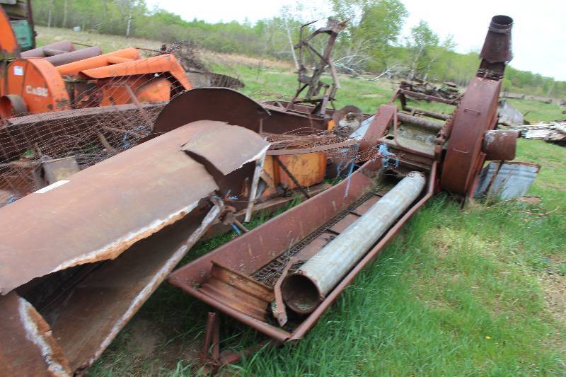 lot 143 image: Lot of Scrap Metal to End of Row