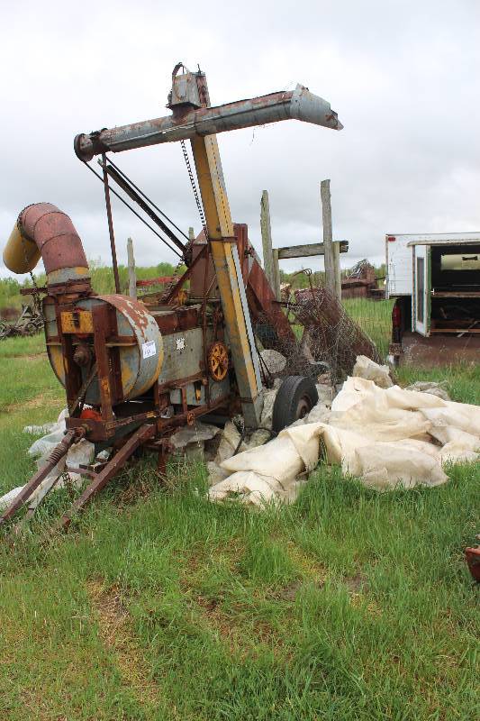 lot 155 image: Minneapolis-Moline Power Implement