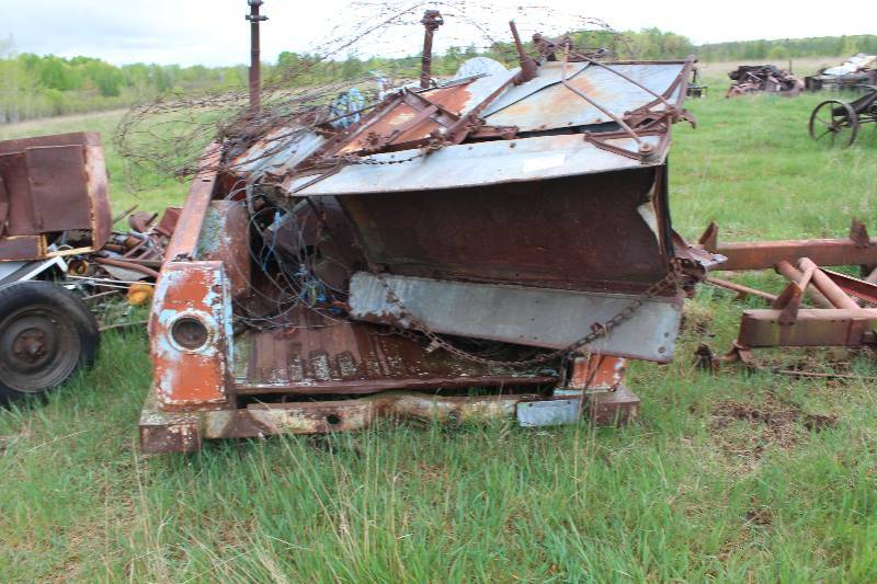 lot 161 image: Lot of Scrap Metal Including Axle
