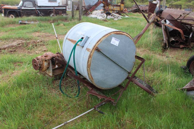 lot 165 image: Water Tank w Pump