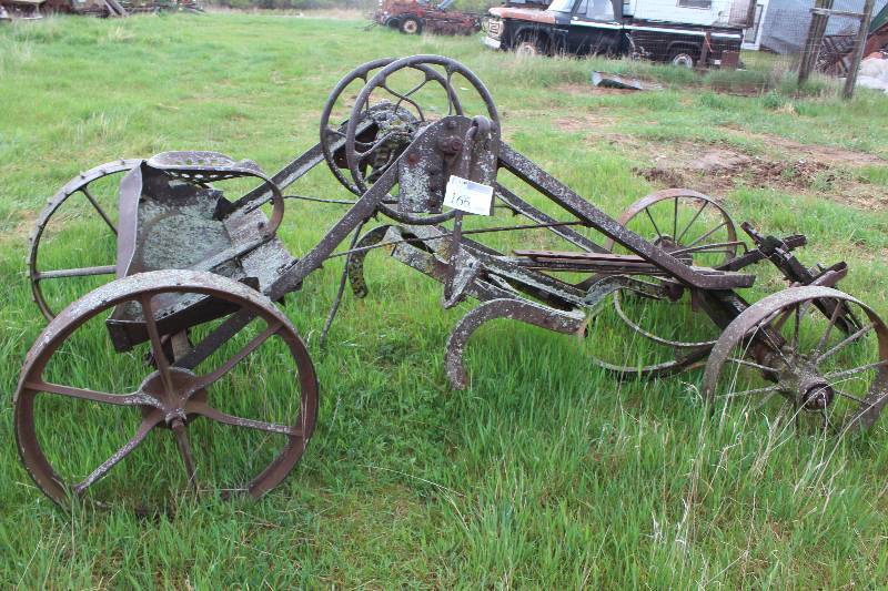 lot 166 image: Vintage 4-Wheel Plow