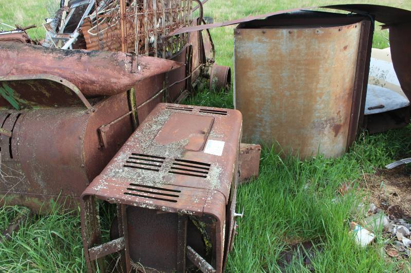 lot 169 image: Lot of (3) Piles of Scrap Metal