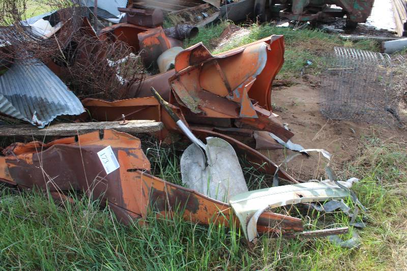 lot 173 image: Pile Lot of Scrap Metal