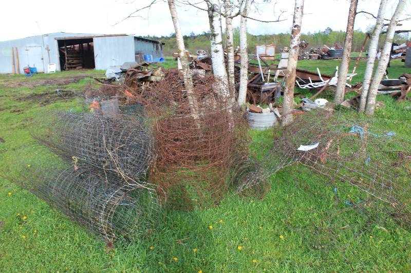 lot 184 image: Lot of Metal Fencing
