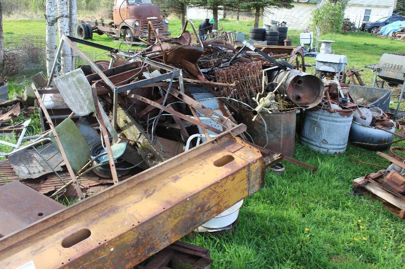 lot 187 image: Remainder of Pile Lot of Scrap Metal Includes Grills