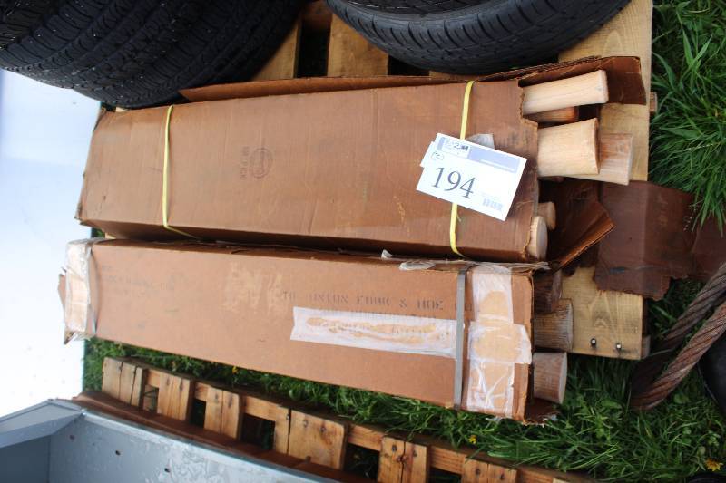 lot 194 image: Lot of (2) Boxes of Wood AxSledgehammer Handles