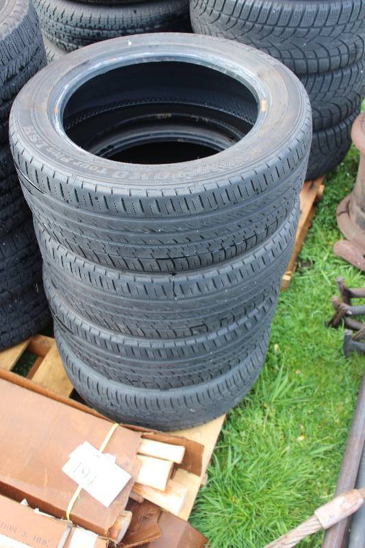 lot 195 image: Lot of (4) Sumitomo P20555R16 Tires