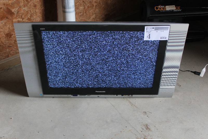 Panasonic 32� LCD TV
