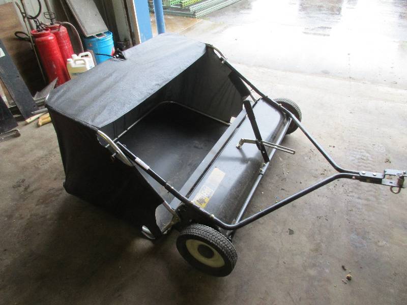 Lawn sweeper