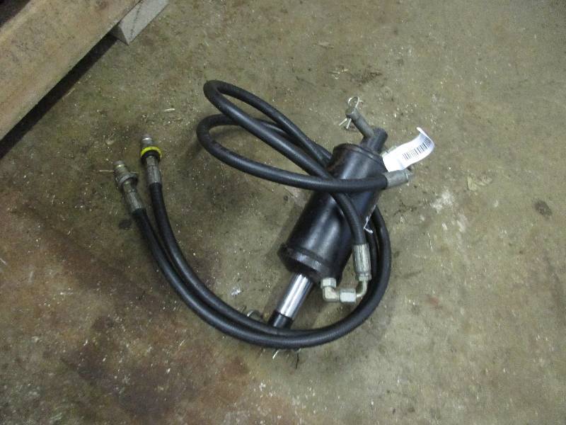 JD 455 angling cylinder