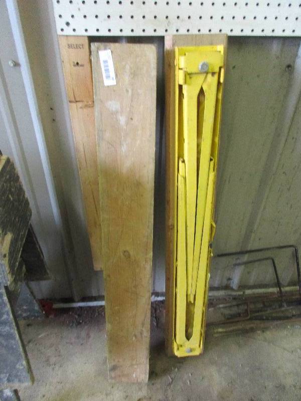 Folding saw horses