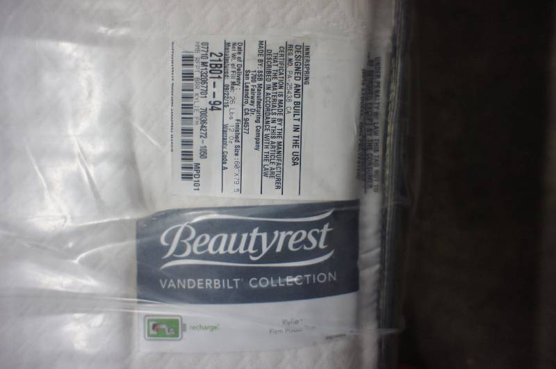 lot 10 image: Simmons Beautyrest Vanderbilt Collection Queen Size Mattress