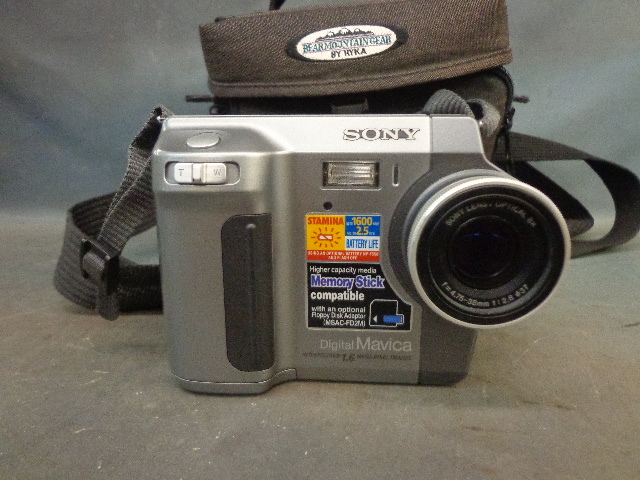 lot 5 image: Sony Camera