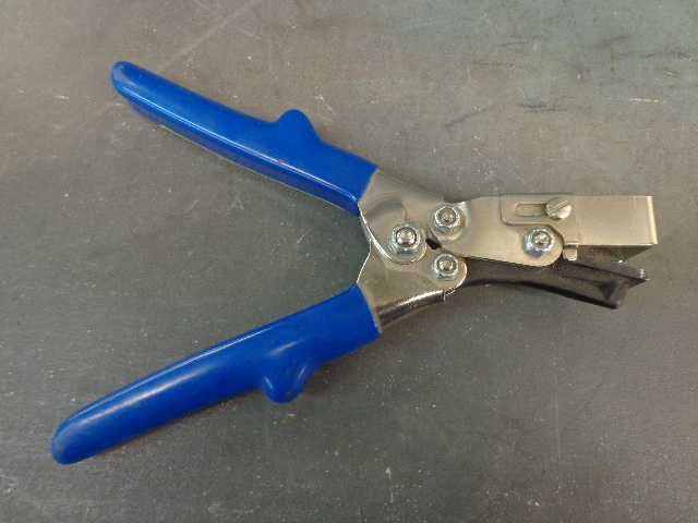 lot 27 image: Malco J Channel Cutters