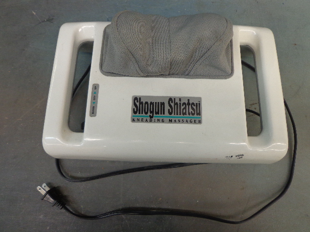 lot 30 image: Shogun Shiatsu Kneasing Massager