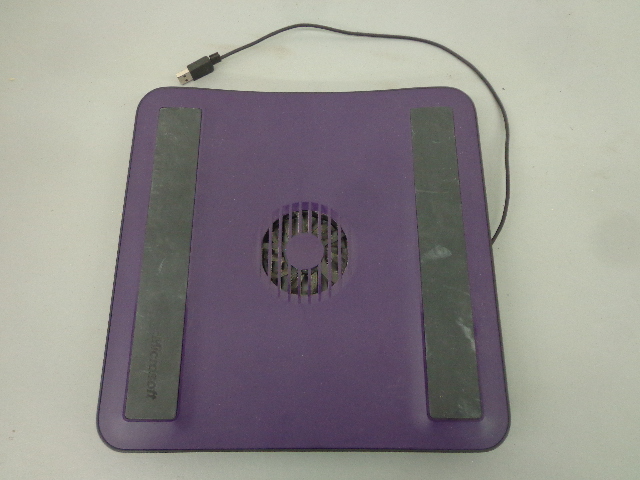 lot 32 image: Microsoft Notebook Cooling Base