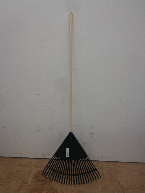 lot 37 image: Plastic Rake