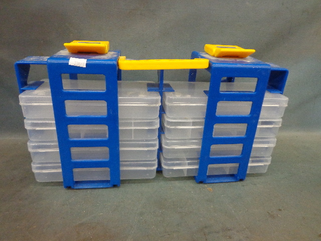 lot 52 image: Organizer Carrying Case
