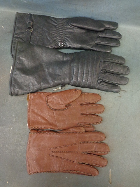 lot 59 image: Mens Choppers & Gloves