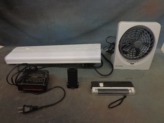 lot 89 image: Black Light, Clip On Light, Overhead Light, Alarm Clock & 02 Cool Fan