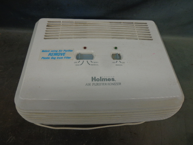 lot 90 image: Holmes Air PurifierIonizer