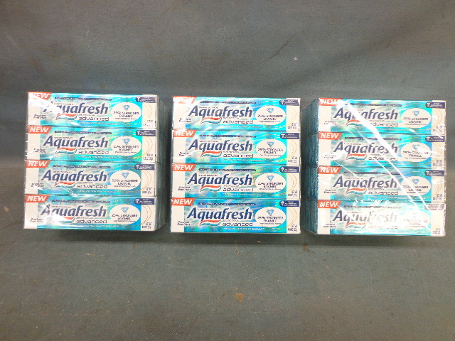 lot 97 image: 3 Packages Of Aquafresh Advanced Tooth Face
