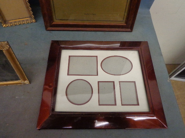 lot 106 image: Wood, Plastic & Aluminum Picture Frames