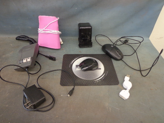 lot 121 image: Cord & Cordless Mouse, Pink USB Keyboard, Travel Charger & More