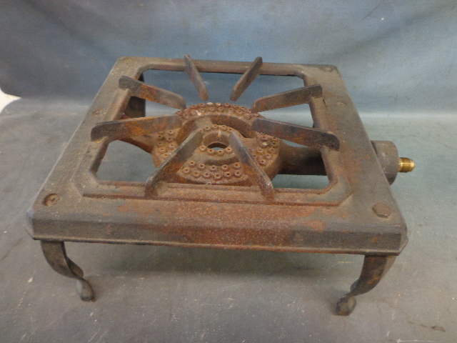 lot 135 image: Cast Iron Propane Burner