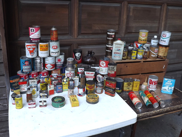lot 16 image: Large Lot of Vintage Medium Sized Oil etc. Cans