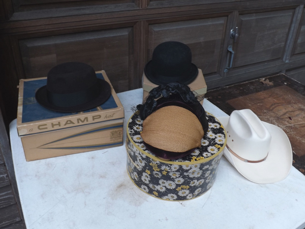 lot 22 image: Lot of Vintage Stetson etc. Hats and Boxes