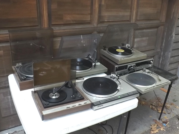 lot 27 image: Lot of Vintage Turntables, Record players etc.