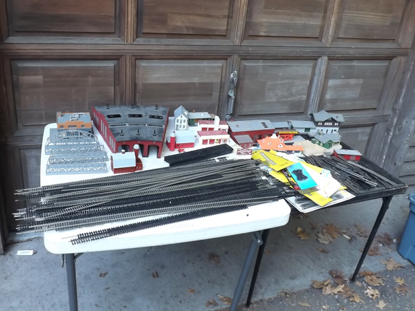 lot 29 image: Large Lot of HO Train Track, Houses, etc.