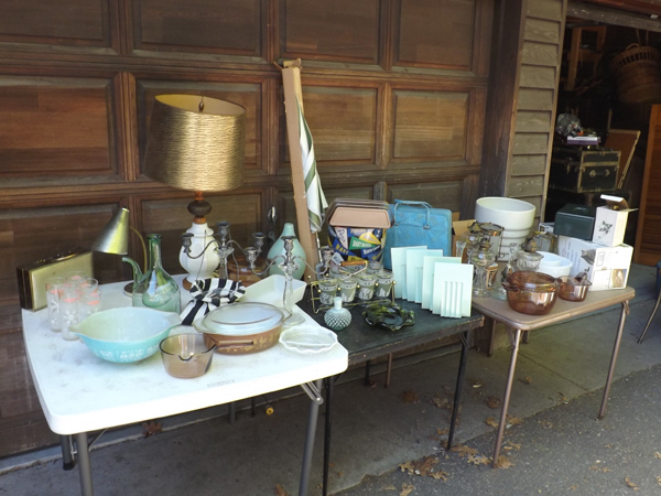 lot 35 image: MASSIVE Lot of Mid Century Decor, Household, Lighting, Kitchen, etc.