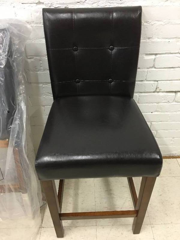 lot 1 image: Signature Design by Ashley D158-233 Theo Collection Barstools Set of 4 Warm Brown
