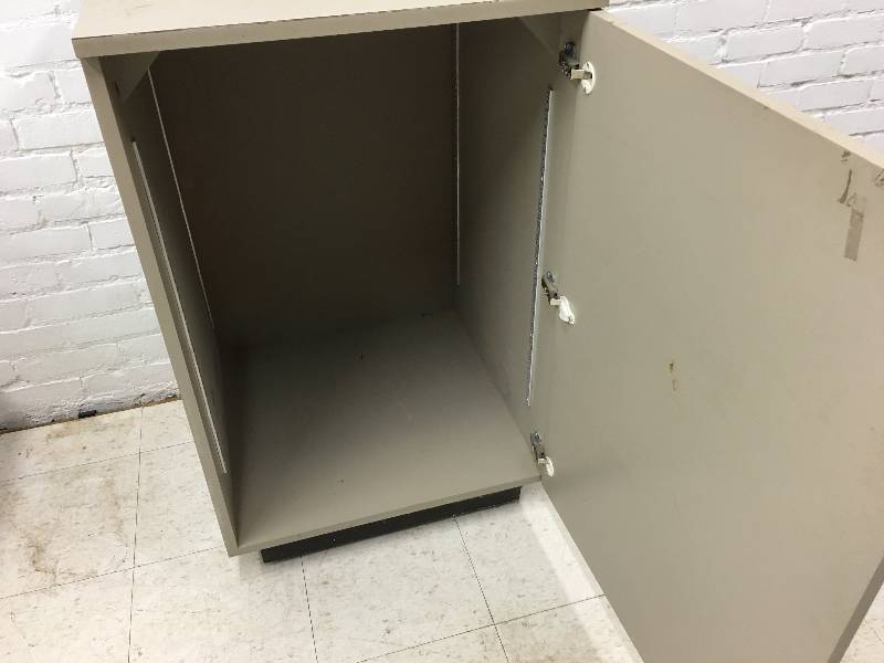lot 7 image: brown storage cabinet 3ftx2ft