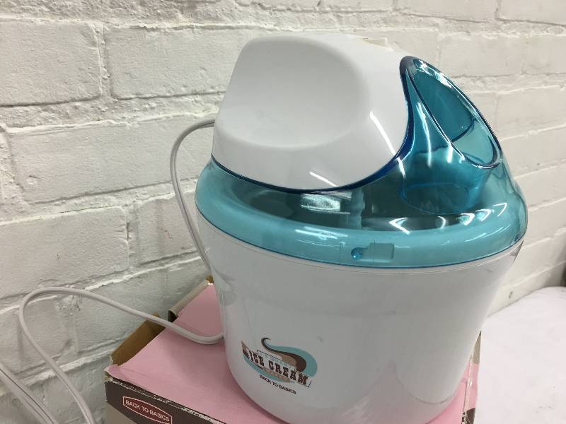 lot 49 image: Back to Basics 1-12-Quart Ice-Cream Maker
