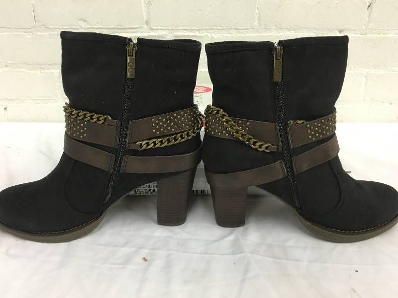 lot 52 image: GC Shoes Womens Secret Crush Boot - Black size10