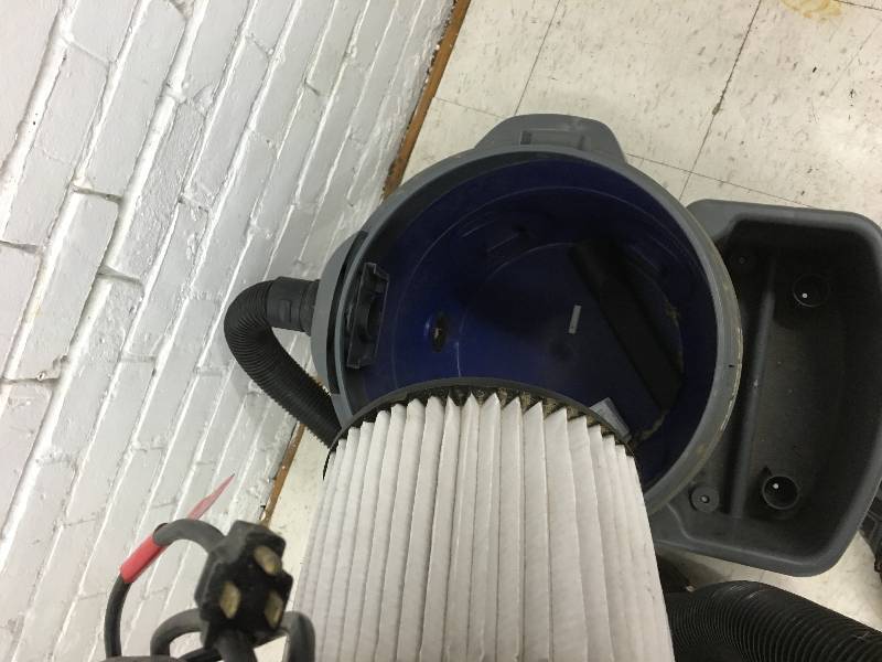 lot 166 image: 16 gallon shop vac with attachments