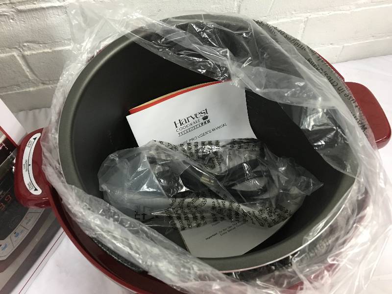 lot 213 image: Pressure Pro 6-Quart Electric Pressure Cooker in Black