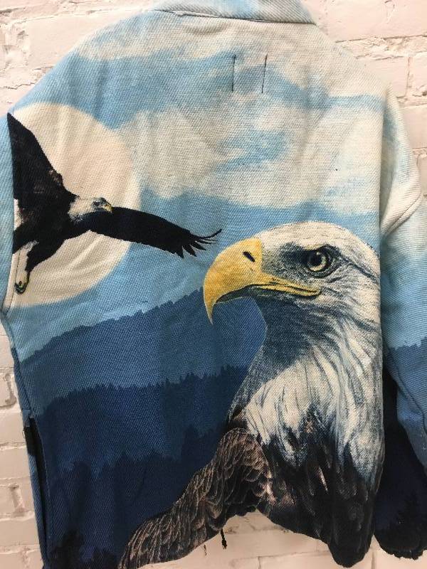 lot 236 image: cabin fever xxl eagle coat