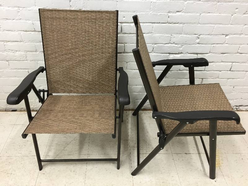 lot 284 image: fold up lawn chairs