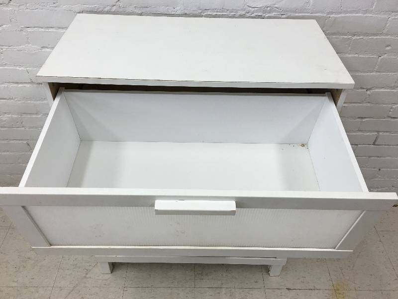 lot 311 image: white dresser