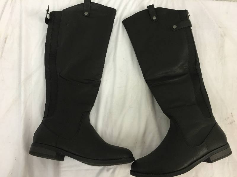lot 329 image: maurices boots size 8.5